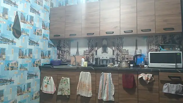 Amy August online show from 02.28.26