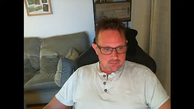 Snapshot of ZebedeePirate chatting on 03.20.25 ZebedeePirate online show from 03.20.25