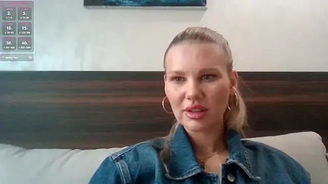 Alice N Wooderland online show from 03.04.26