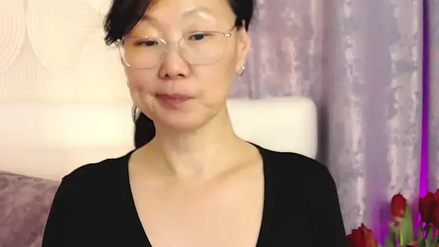 Snapshot of Asian_legs chatting on 03.10.25 Asian legs online show from 03.10.25