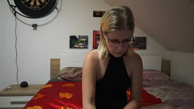 Moistdevil online show from 11.17.25