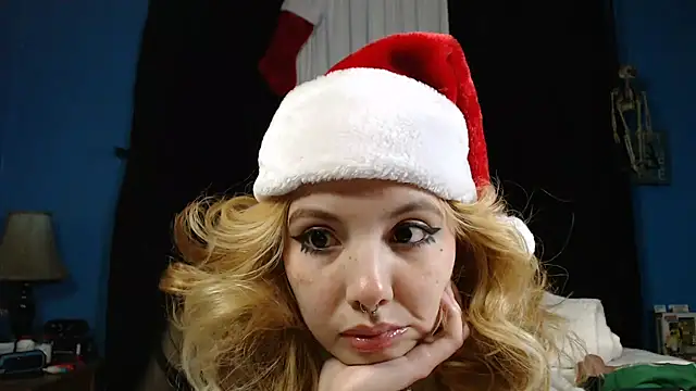 Snapshot of NativeNymph chatting on 12.19.24 NativeNymph online show from 12.19.24