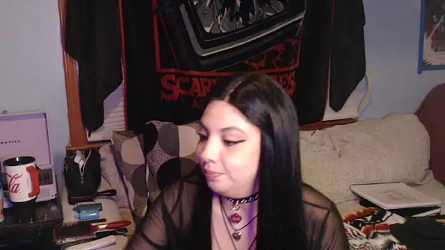 Snapshot of NativeNymph chatting on 10.06.25 NativeNymph online show from 10.06.25