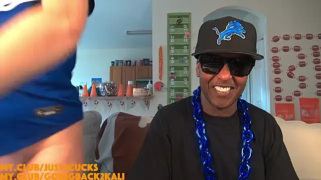 Snapshot of boomboomr00m chatting on 11.02.25 boomboomr00m online show from 11.02.25