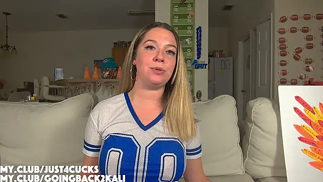 Snapshot of boomboomr00m chatting on 11.18.25 boomboomr00m online show from 11.18.25