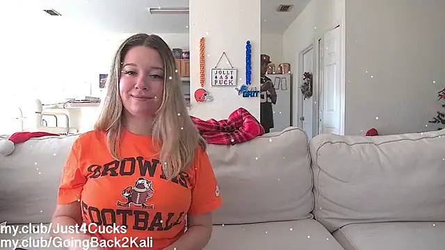 Snapshot of boomboomr00m chatting on 12.14.25 boomboomr00m online show from 12.14.25