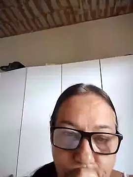 Snapshot of catdool chatting on 01.31.25 catdool online show from 01.31.25