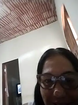 Snapshot of catdool chatting on 10.27.25 catdool online show from 10.27.25