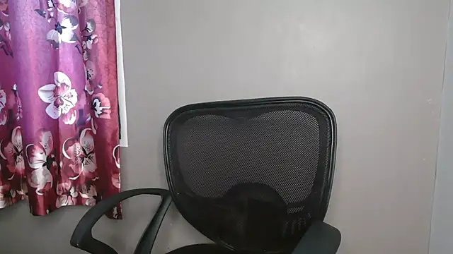 Snapshot of Dhiyapink chatting on 09.10.25 Dhiyapink online show from 09.10.25