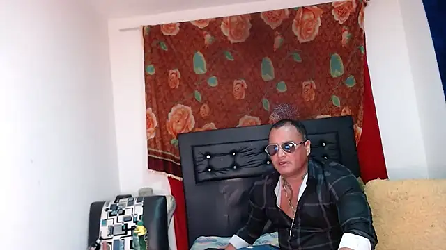 Snapshot of hardrock982 chatting on 05.11.26 hardrock982 online show from 05.11.26
