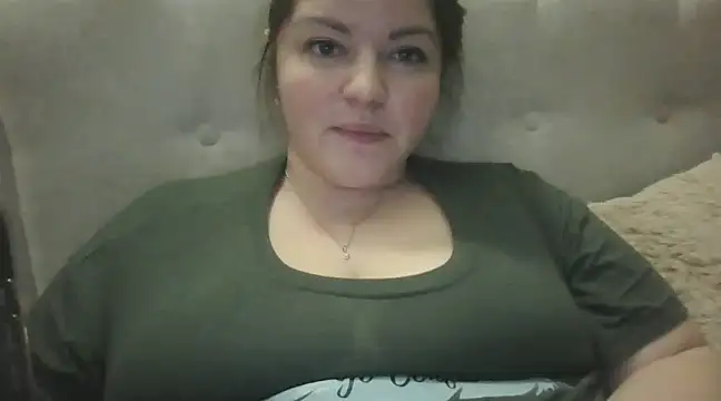 Snapshot of cute__cherry chatting on 01.10.25 cute cherry online show from 01.10.25