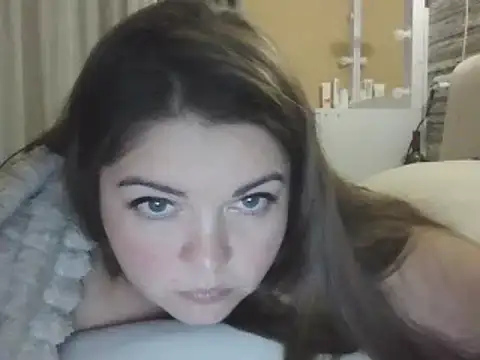 Snapshot of cute__cherry chatting on 01.14.25 cute cherry online show from 01.14.25