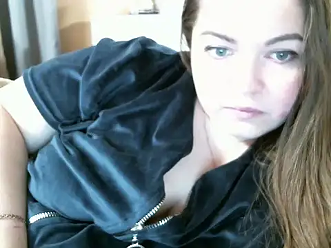 Snapshot of cute__cherry chatting on 02.07.25 cute cherry online show from 02.07.25