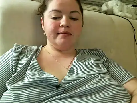 Snapshot of cute__cherry chatting on 02.12.25 cute cherry online show from 02.12.25