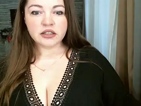 Snapshot of cute__cherry chatting on 02.14.25 cute cherry online show from 02.14.25