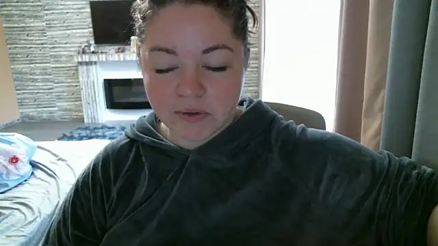 Snapshot of cute__cherry chatting on 03.10.25 cute cherry online show from 03.10.25