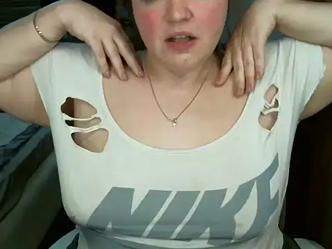 Snapshot of cute__cherry chatting on 03.10.25 cute cherry online show from 03.10.25