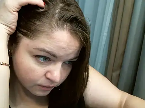 Snapshot of cute__cherry chatting on 11.30.25 cute cherry online show from 11.30.25