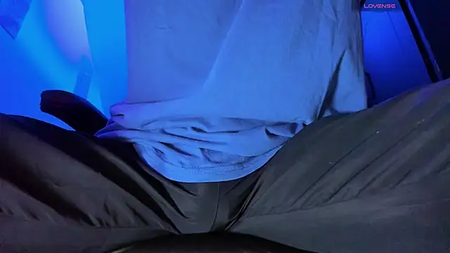 Snapshot of Alex_smith00 chatting on 12.14.24 Alex smith00 online show from 12.14.24