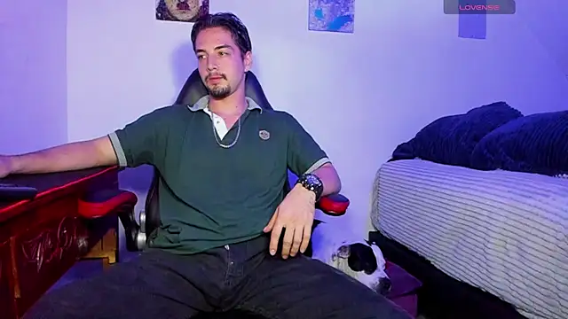 Snapshot of Alex_smith00 chatting on 01.26.25 Alex smith00 online show from 01.26.25