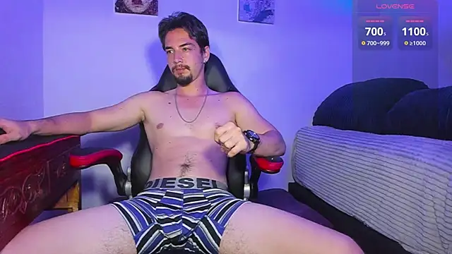 Snapshot of Alex_smith00 chatting on 02.12.25 Alex smith00 online show from 02.12.25