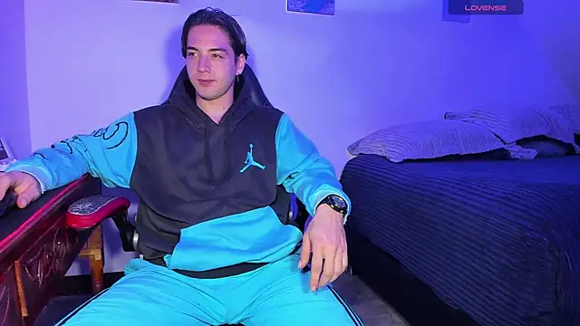 Snapshot of Alex_smith00 chatting on 09.18.25 Alex smith00 online show from 09.18.25