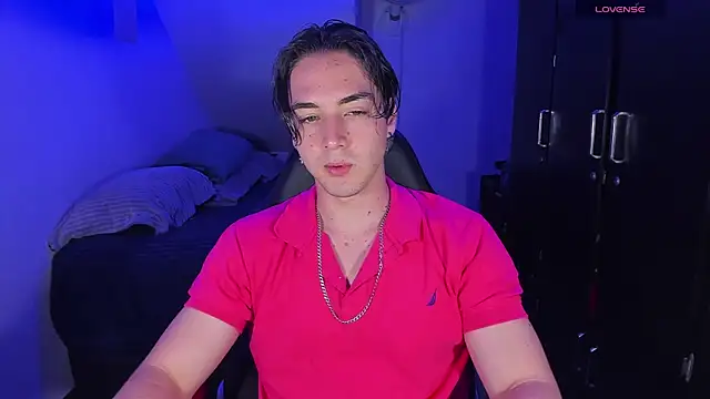 Snapshot of Alex_smith00 chatting on 09.25.25 Alex smith00 online show from 09.25.25