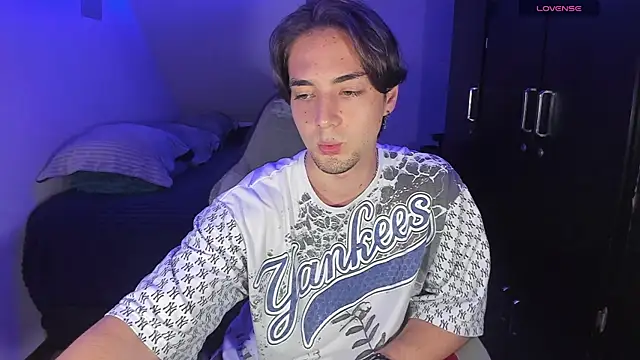 Snapshot of Alex_smith00 chatting on 09.30.25 Alex smith00 online show from 09.30.25