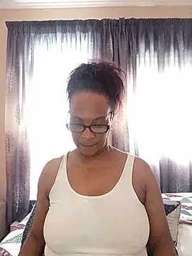 Snapshot of Hotgrannyx chatting on 06.26.26 Hotgrannyx online show from 06.26.26