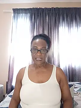 Snapshot of Hotgrannyx chatting on 06.27.26 Hotgrannyx online show from 06.27.26