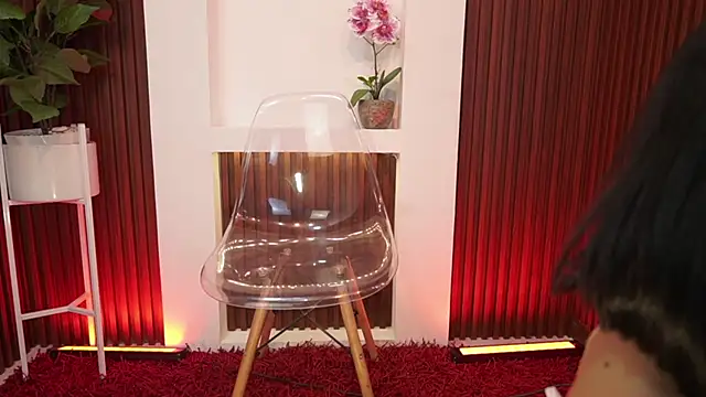 Snapshot of MaddyWattson chatting on 10.30.25 MaddyWattson online show from 10.30.25