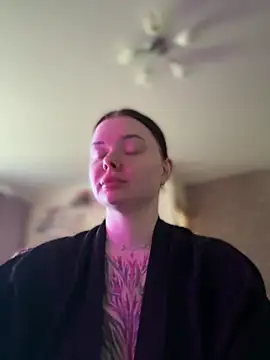 Snapshot of MommyDimitrescu_ chatting on 05.19.26 MommyDimitrescu online show from 05.19.26