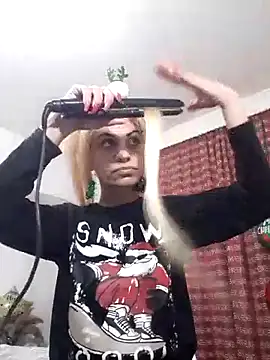 Snapshot of hotSANDRA_STARR chatting on 12.26.24 hotSANDRA STARR online show from 12.26.24