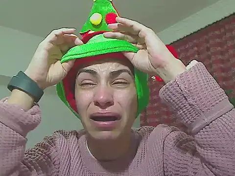 Snapshot of hotSANDRA_STARR chatting on 12.19.25 hotSANDRA STARR online show from 12.19.25