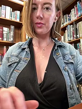 TopsyWilde online show from 01.10.25