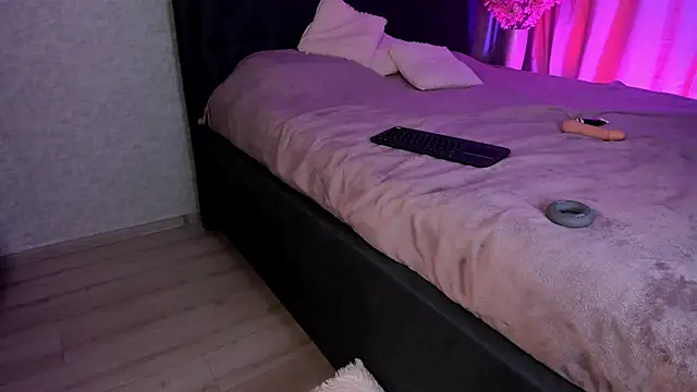 Snapshot of Kitty_Ricky chatting on 10.07.25 Kitty Ricky online show from 10.07.25