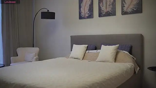 Snapshot of Danielle_Thomas chatting on 09.18.25 Danielle Thomas online show from 09.18.25