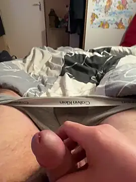 Snapshot of Tomi2244 chatting on 12.16.25 Tomi2244 online show from 12.16.25