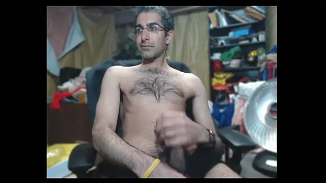 Snapshot of Gsmile1 chatting on 12.22.24 Gsmile1 online show from 12.22.24