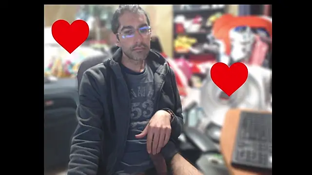 Snapshot of Gsmile1 chatting on 01.28.25 Gsmile1 online show from 01.28.25