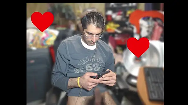 Snapshot of Gsmile1 chatting on 02.15.25 Gsmile1 online show from 02.15.25