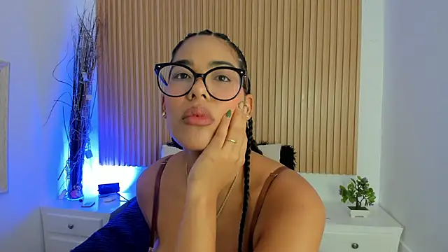 GenesisRuiz online show from 04.16.26