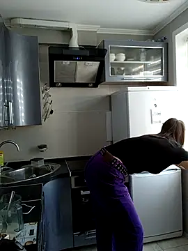 LazyTanukii online show from 09.15.25