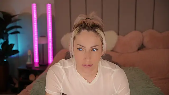 VickySecret96 online show from 04.04.26