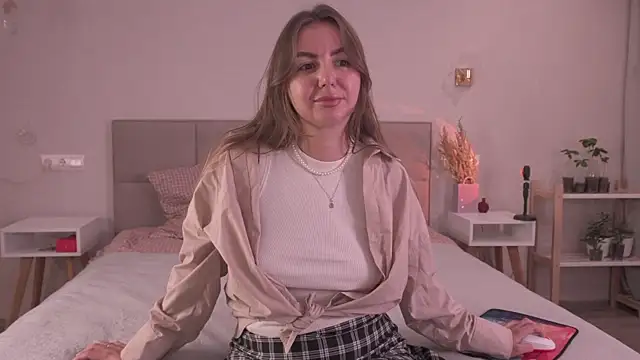 FluffyHat online show from 10.04.25