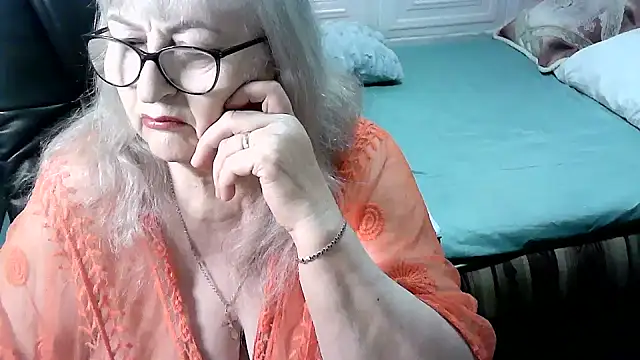 Snapshot of LolkaAlyss chatting on 01.18.26 LolkaAlyss online show from 01.18.26