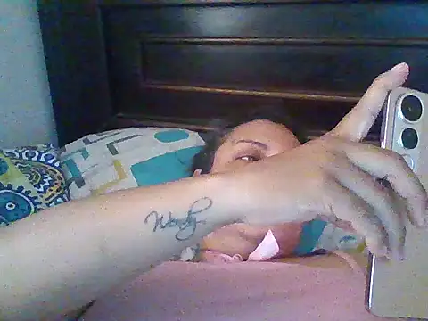 Snapshot of HallyGirlHot chatting on 02.26.26 HallyGirlHot online show from 02.26.26