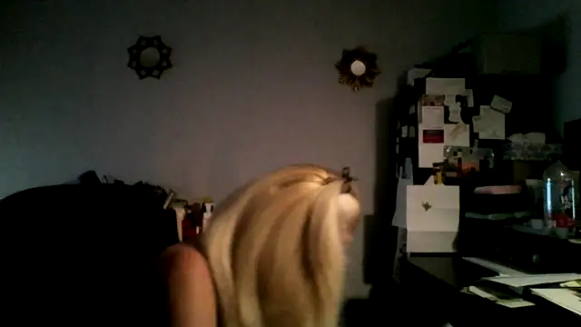 Snapshot of XTRAHORNYONE chatting on 10.02.25 XTRAHORNYONE online show from 10.02.25