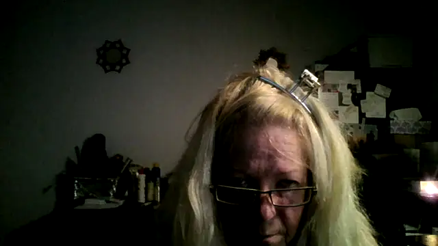 Snapshot of XTRAHORNYONE chatting on 10.06.25 XTRAHORNYONE online show from 10.06.25