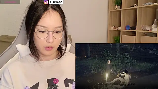 Snapshot of aliiiiiina chatting on 12.28.24 aliiiiiina online show from 12.28.24